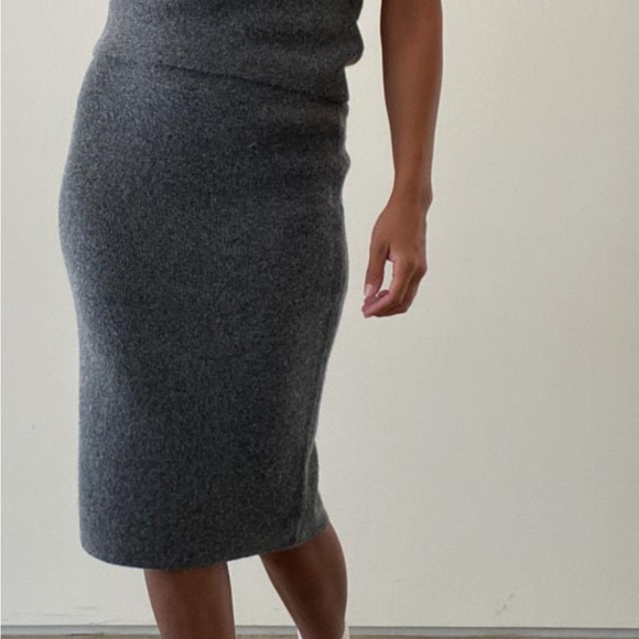 SET - Soft ribbed polo top and midi skirt set - New - Picture 8 of 9